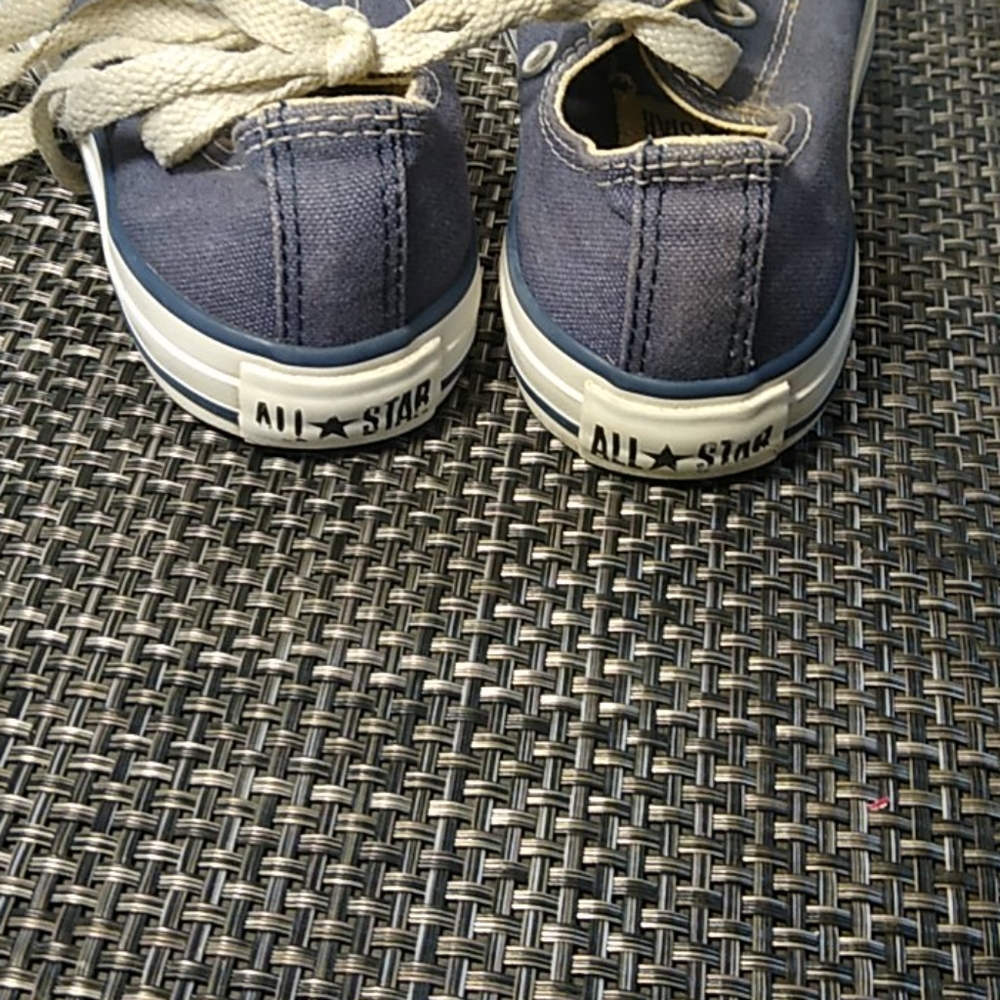 Converse - Picture 2 of 4